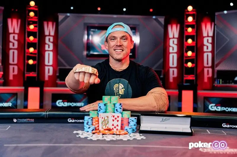 Joao Simao Takes Down Second Bracelet For $686,242 In $5,000 No-Limit  Hold'em/Pot-Limit Omaha